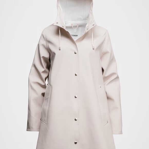 Stutterheim Women's Cream Hooded Raincoat - Picture 1 of 9